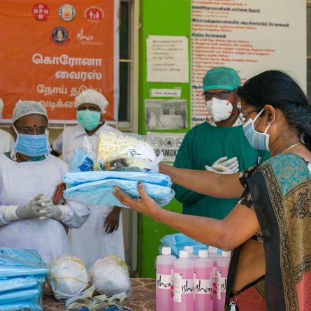 Isha is distributing medical kits such as Masks, sanitizer, Shoe covers, Protective goggles, etc. to health workers